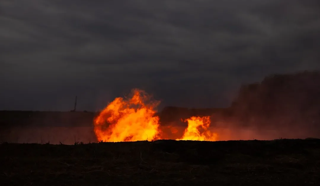 Api Abadi Mrapen Padam: Legenda, Lempung, dan Harapan