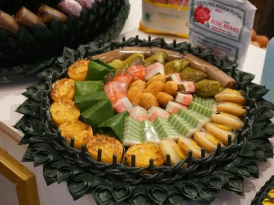 Kue Sarimuka, Warisan Hijau Manis dari Dapur Melayu