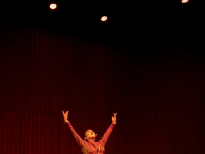 Menyimak Tujuh Perjalanan Sunyi Ary Juliyant di Lombok