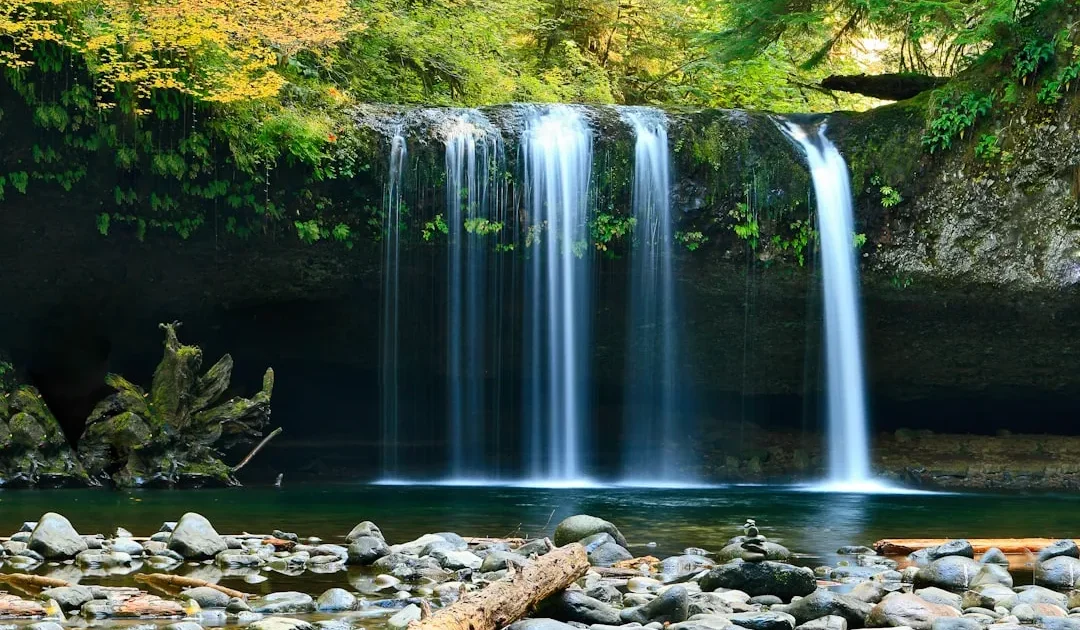 Panduan Santai ke Curug Cikaso, Air Terjun Tiga Aliran