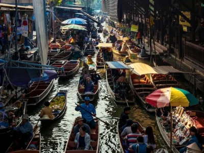 Pasar Terapung TMII: Rasa Sungai Kalimantan di Jakarta