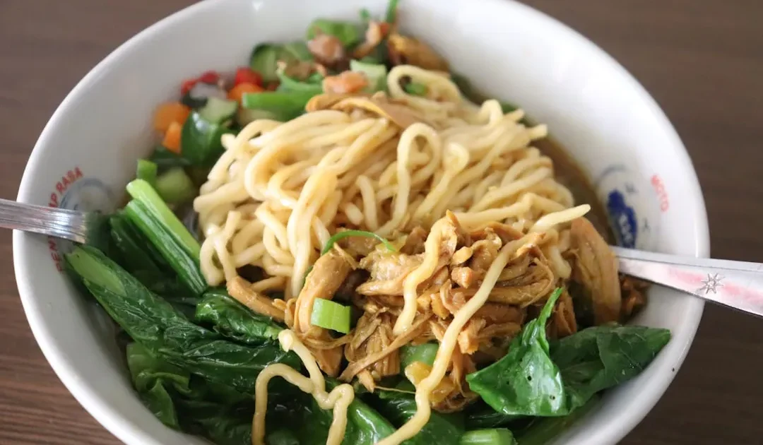 6 Mie Ayam Bogor Legendaris yang Enak dan Ngeganyeng