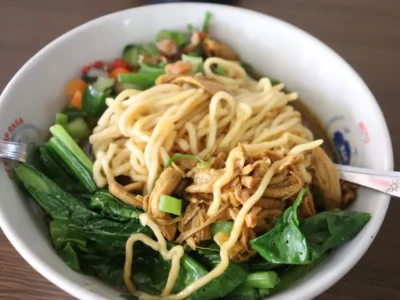 6 Mie Ayam Bogor Legendaris yang Enak dan Ngeganyeng