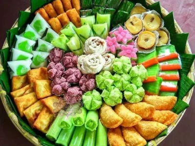 Membuat Kue Tradisional Bergaya Modern ala Anak Kafe
