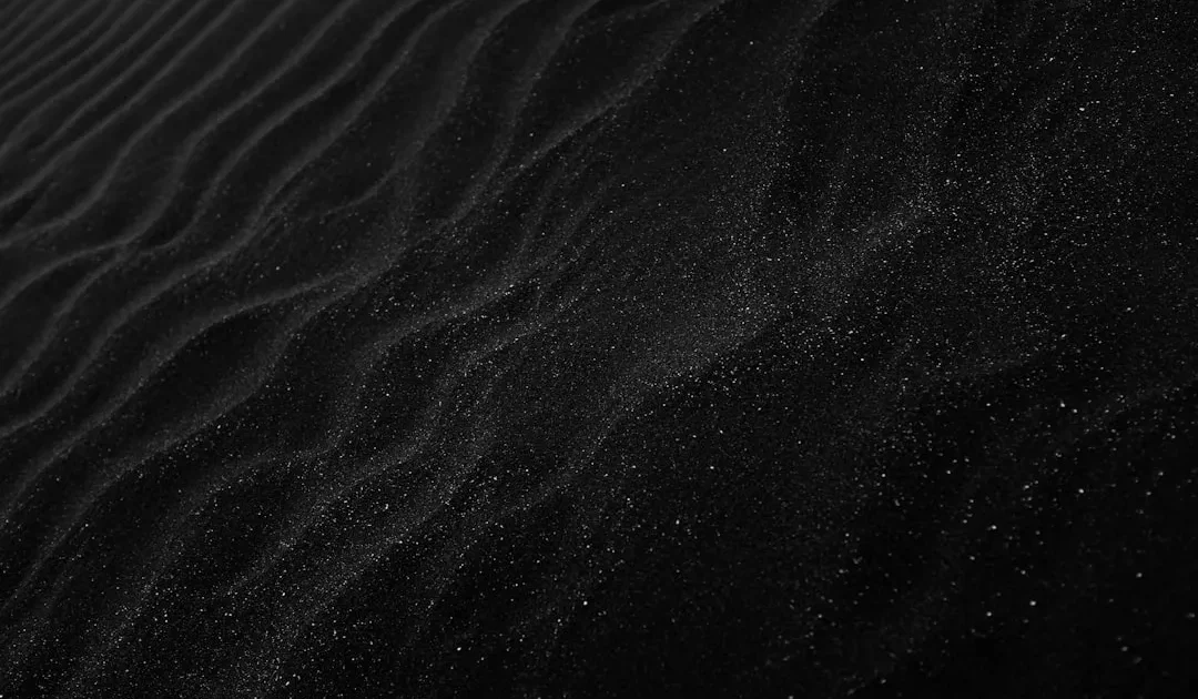 Pantai Tall Wolu, pasir hitam eksotis yang masih sepi